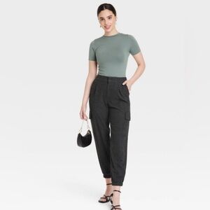 A New Day  High Rise Modern Joggers in Charcoal Plaid
Women’s Size 4 NWT!